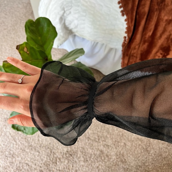 ✨SOLD✨Anthropologie Dolan Puff Sleeve Top - Picture 3 of 9